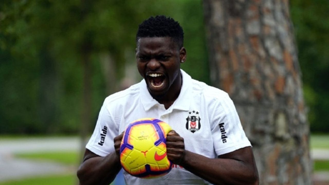 Beşiktaş'ta ayrılık! Transfer resmen açıklandı!