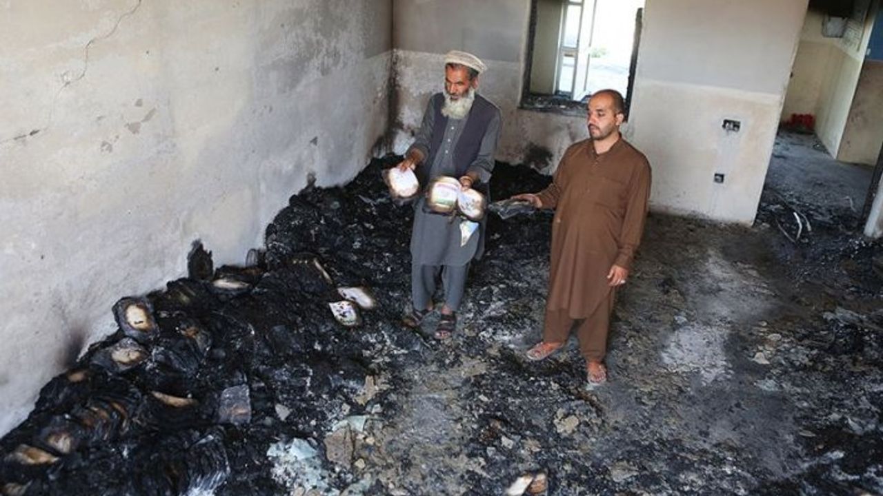 Afganistan'da Taliban, kız lisesini ateşe verdi!