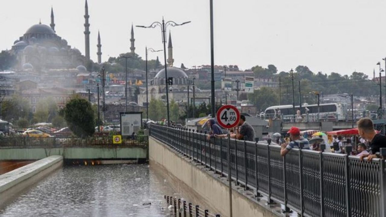 Eminönü'nde su baskınlarına karşı iki terfi hattı
