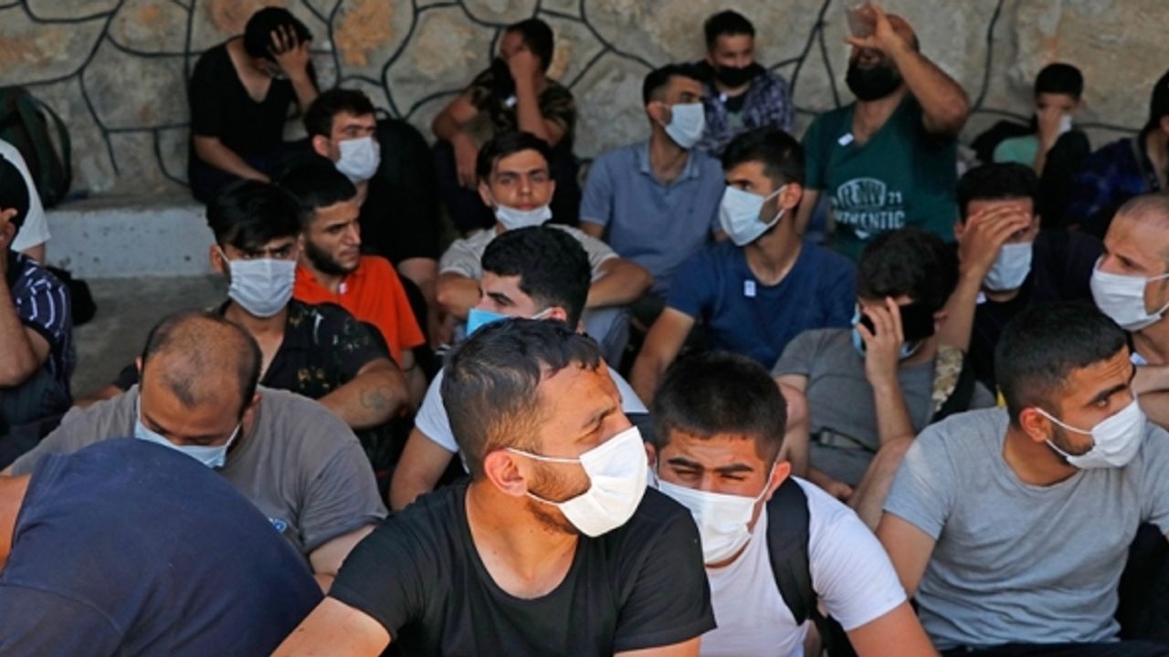120 düzensiz göçmen 'umuda yolculuk' yaparken yakalandı
