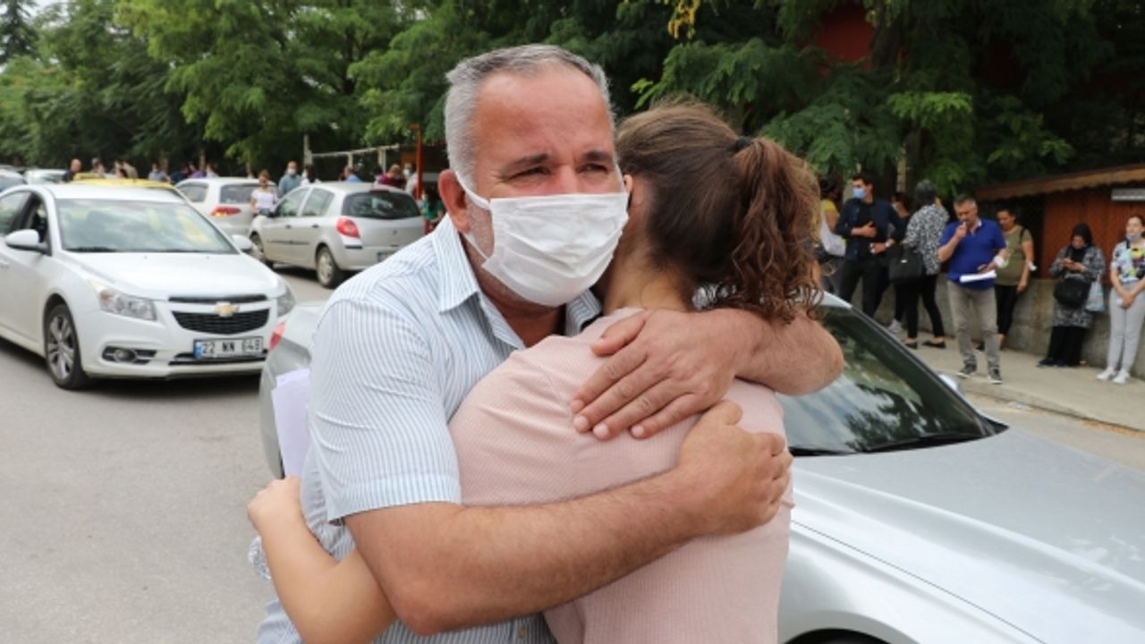 2 buçuk milyon öğrencinin ter dökeceği YKS maratonu başladı