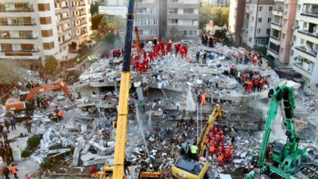 37 kişinin öldüğü Rıza Bey Apartmanı'nın bilirkişi raporu çıktı