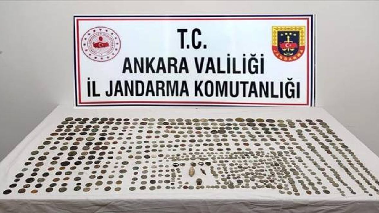 Ankara'da yüzlerce parçalık tarihi eser ele geçirildi