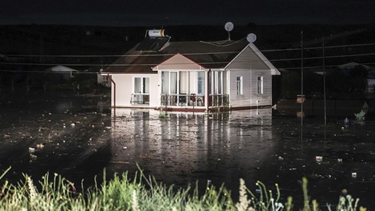 Ankara'nın Yenimahalle ilçesinde 11 evi su bastı