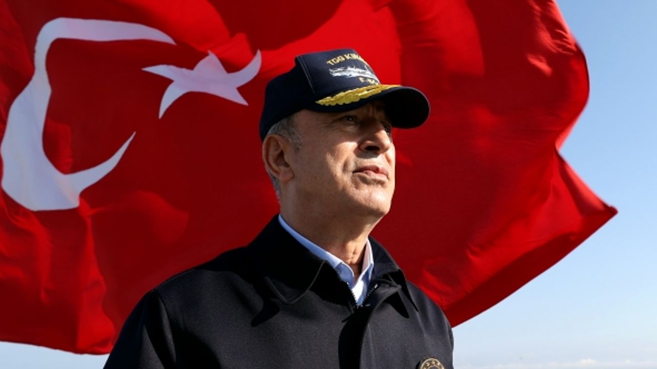 Bakan Akar'dan net mesaj: 'Enselerindeyiz'