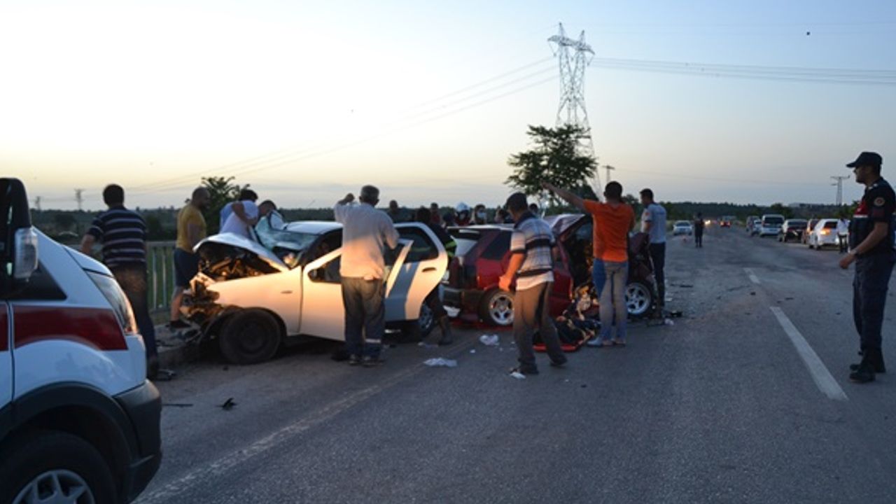 Çanakkale'de feci kaza: 3 ölü, 4 yaralı