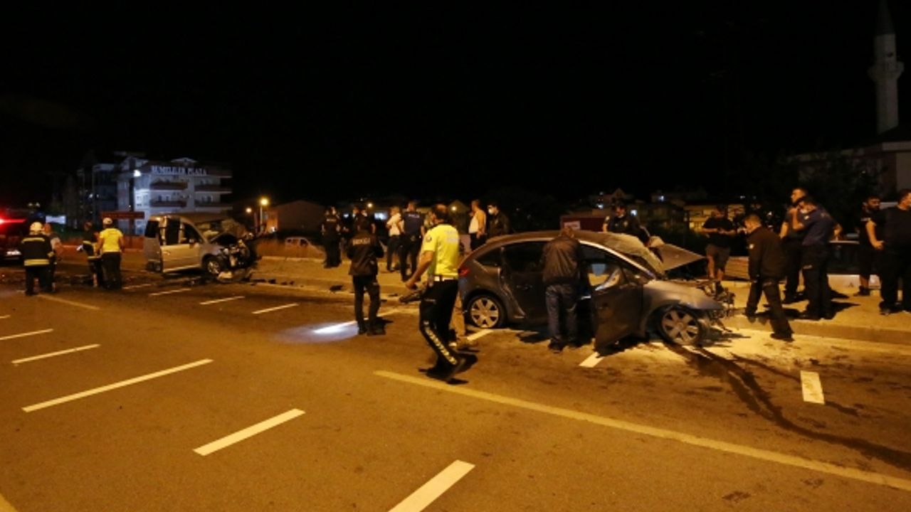 Çanakkale'de feci kaza: Bir polis ve bir astsubay hayatını kaybetti