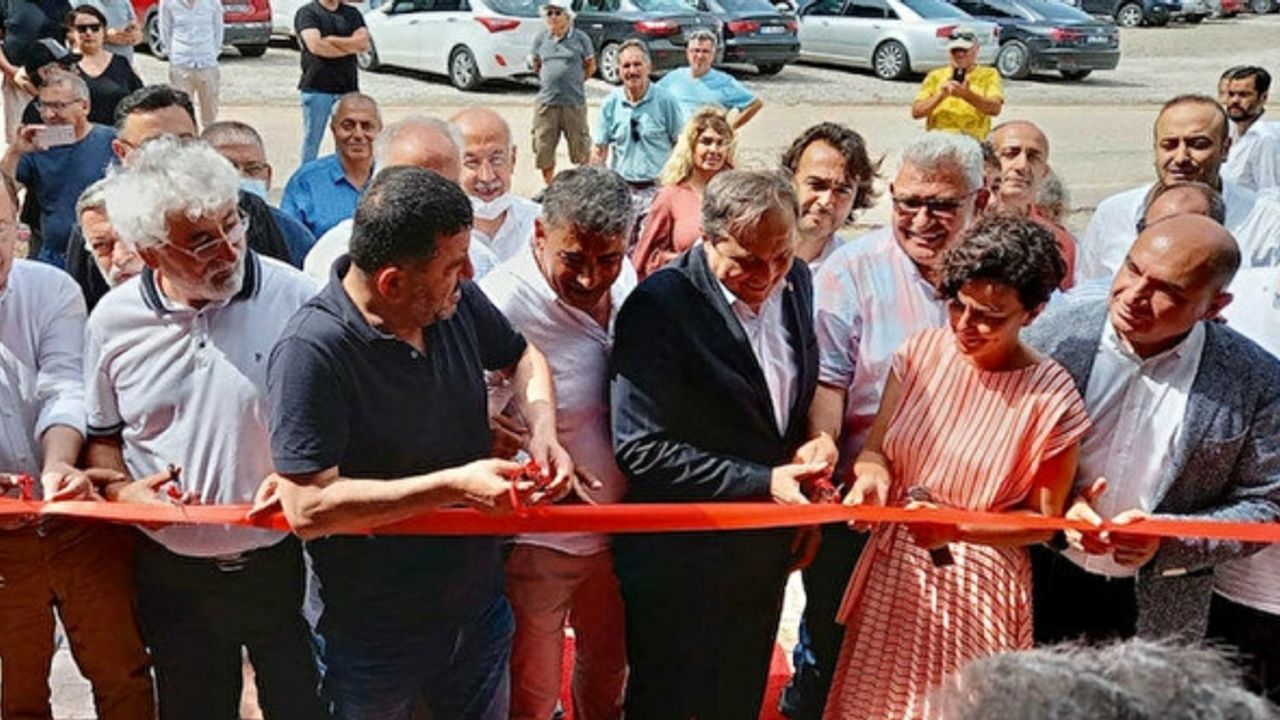 CHP'liler mührü kırarak kaçak yapının açılışını gerçekleştirmiş