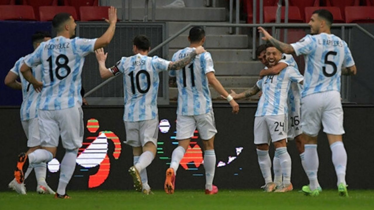 Messi rekor kırdı, Arjantin çeyrek finalde