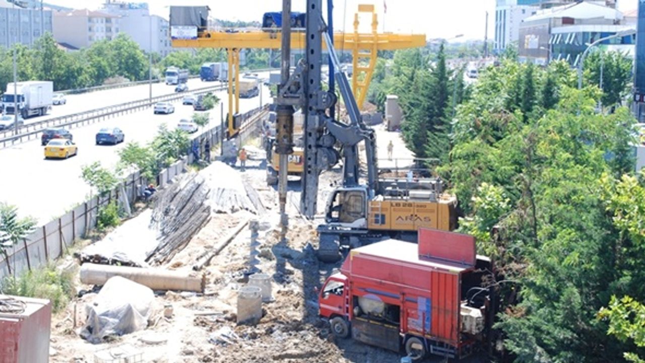 Metro inşaatındaki ağaç kıyımı nedeniyle İBB'ye tepki