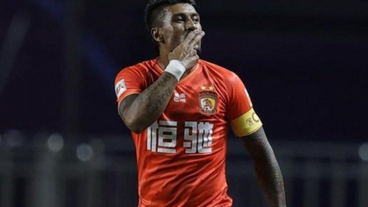 Paulinho'nun annesi Galatasaray'ın transfer teklifini duyurdu