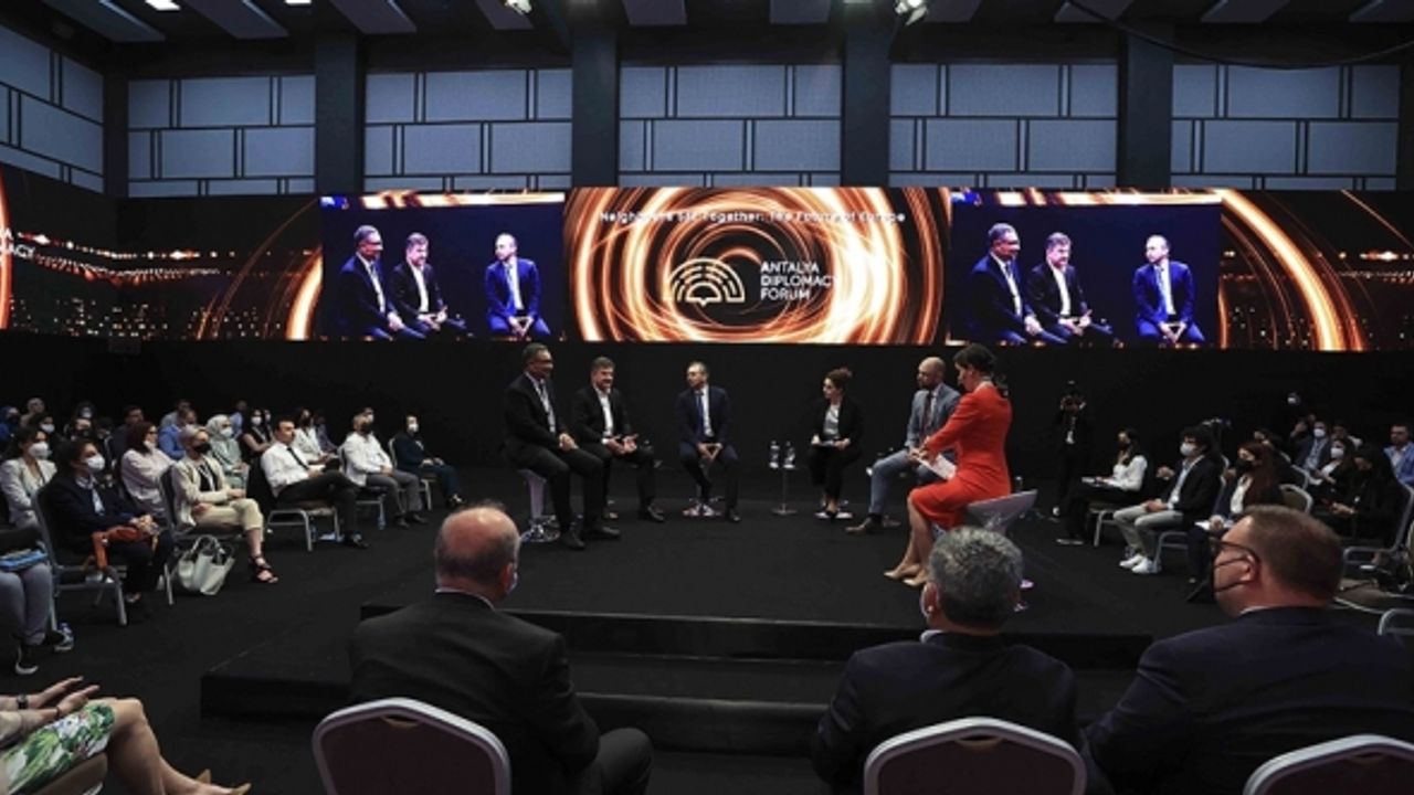 Prof. Dr. Ferhat Pirinççi Antalya Diplomasi Forumu'nu analiz etti