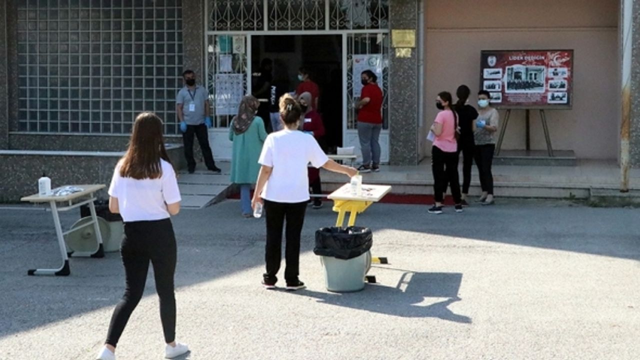 YKS'nin ikinci oturumu AYT başladı