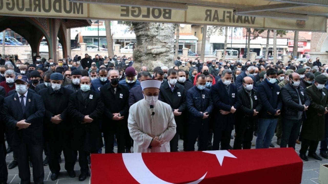 68 yaşında vefat eden Kıbrıs gazisi toprağa verildi