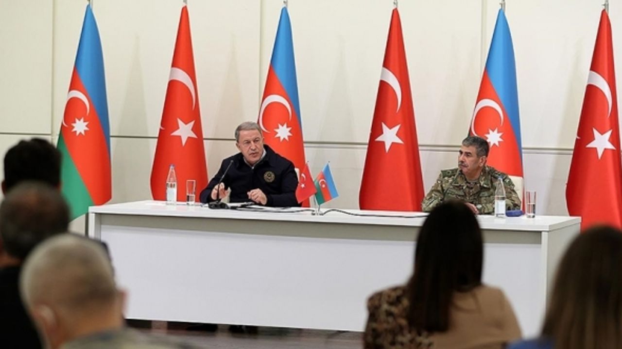Bakan Akar'dan 'Ermenistan' açıklaması: 'Uzatılan barış eli fırsat olarak değerlendirilebilir'
