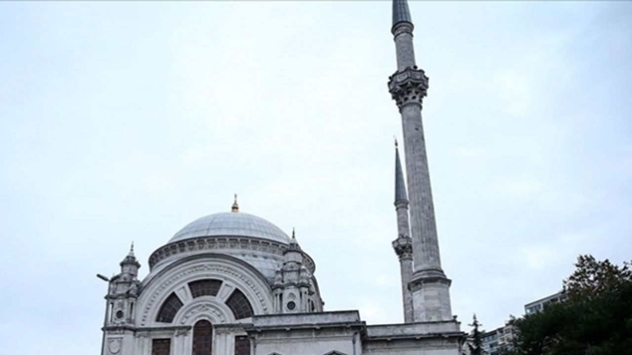 Bezmialem Valide Sultan Camisi'nde Atatürk için mevlit okutulacak