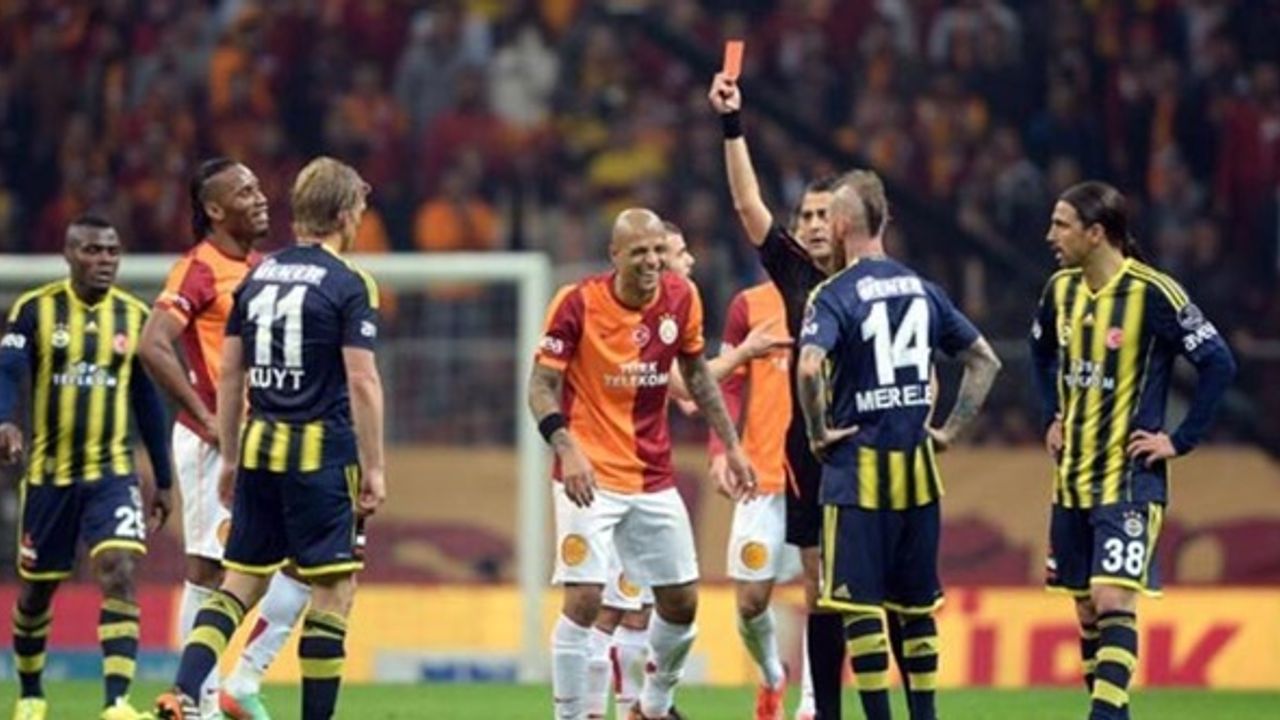 Galatasaray-Fenerbahçe derbileri bol kartlı geçiyor
