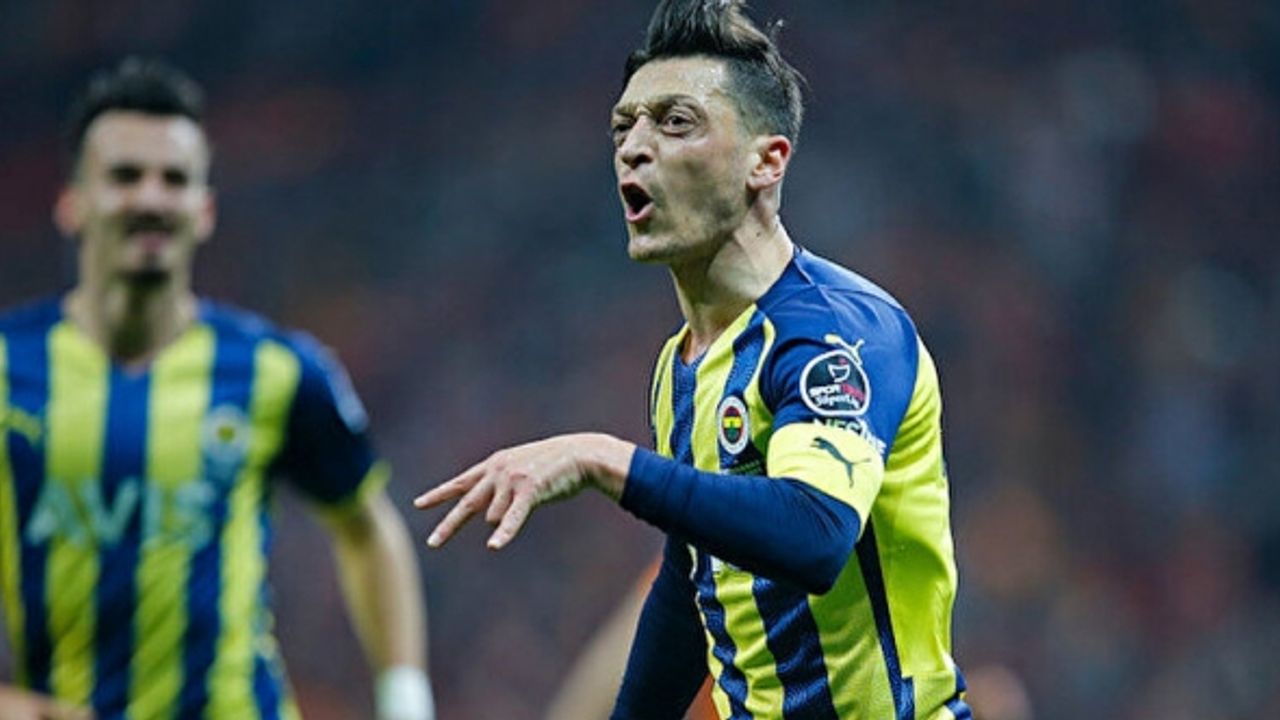 Mesut Özil, Olympiakos maçında oynayacak mı?