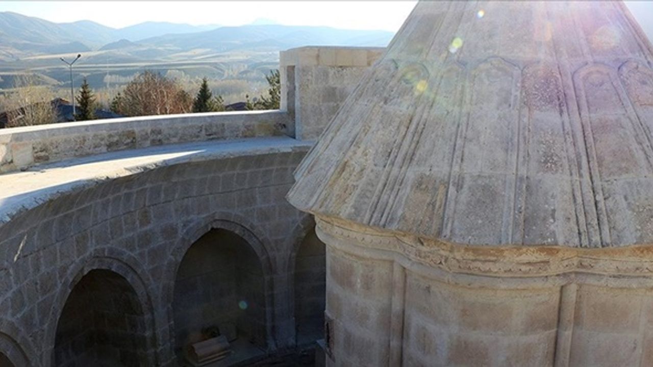Saltuklu Beyliğinden kalma külliyenin restorasyonunda sona gelindi