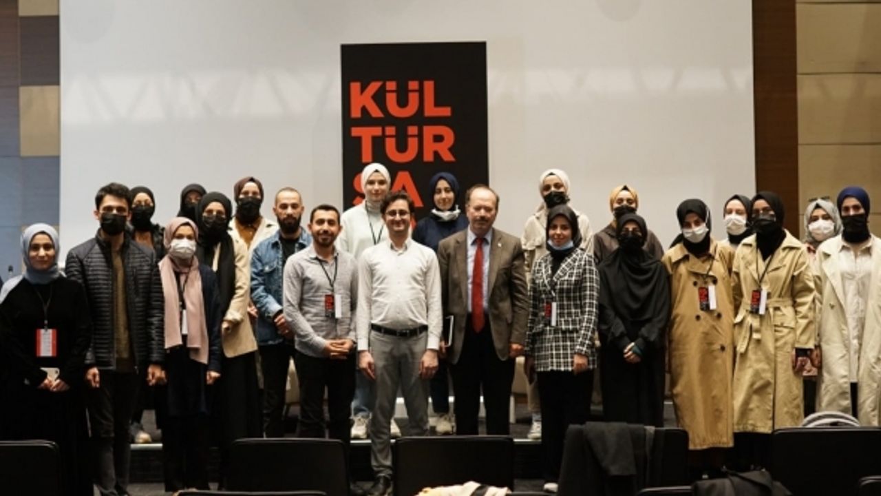TÜGVA'nın 'Kültür Sanat Okulu' projesiyle gençler bir araya geliyor