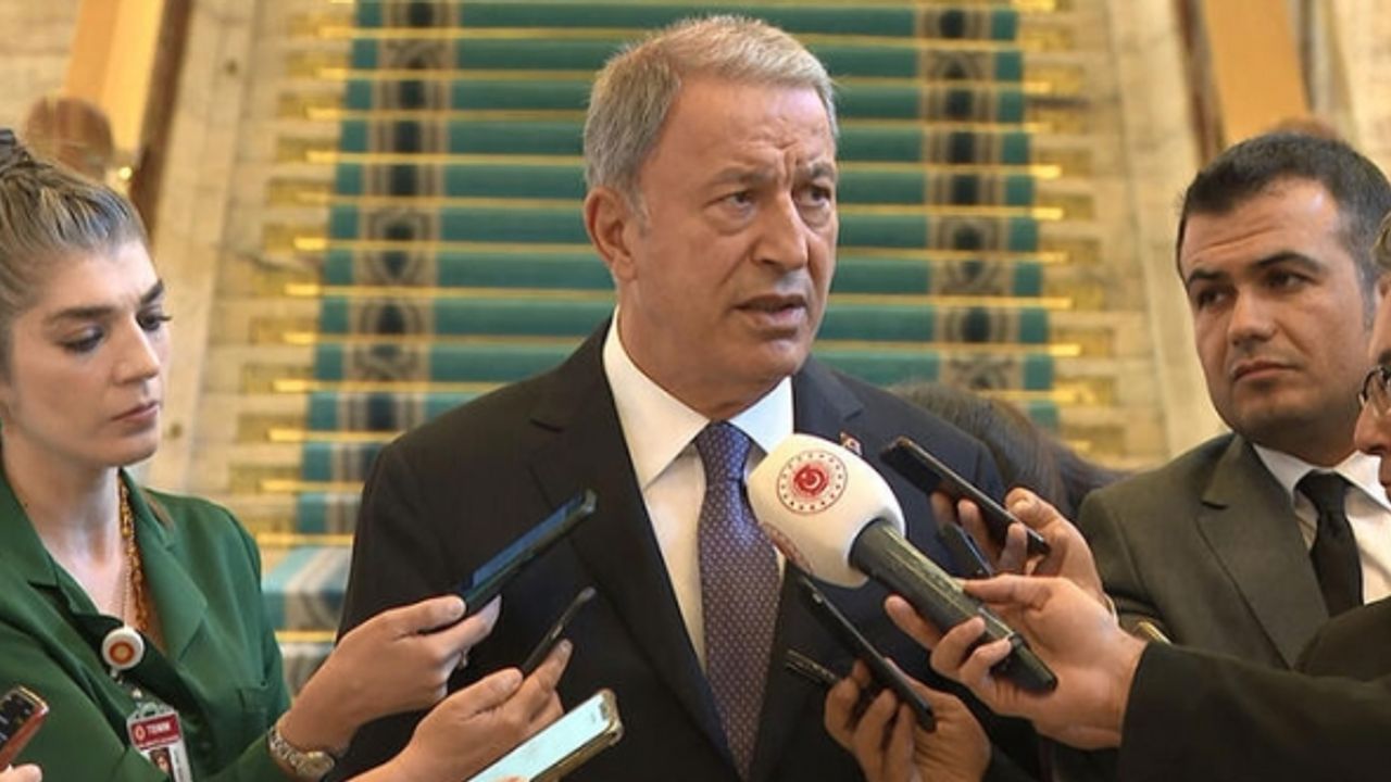 Bakan Akar tahıl yüklü gemilerin tahliyesiyle ilgili konuştu
