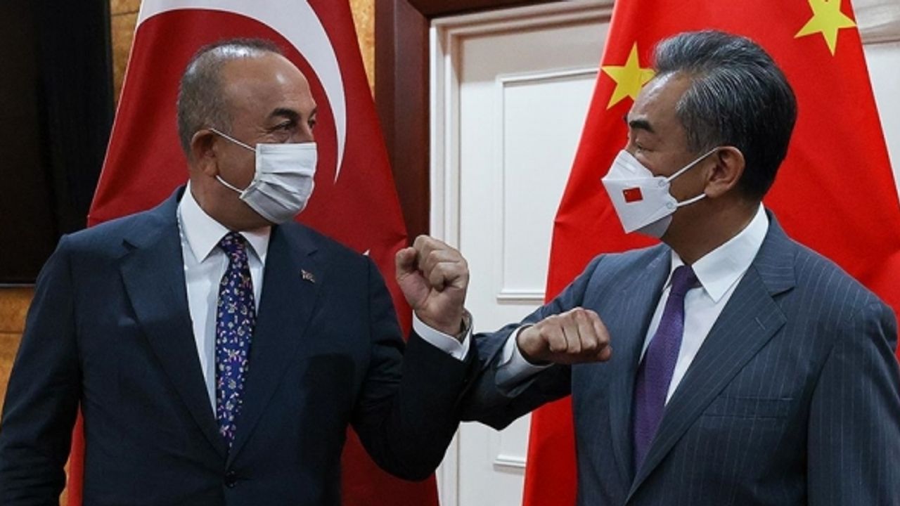 Bakan Çavuşoğlu, Çinli mevkidaşıyla görüştü
