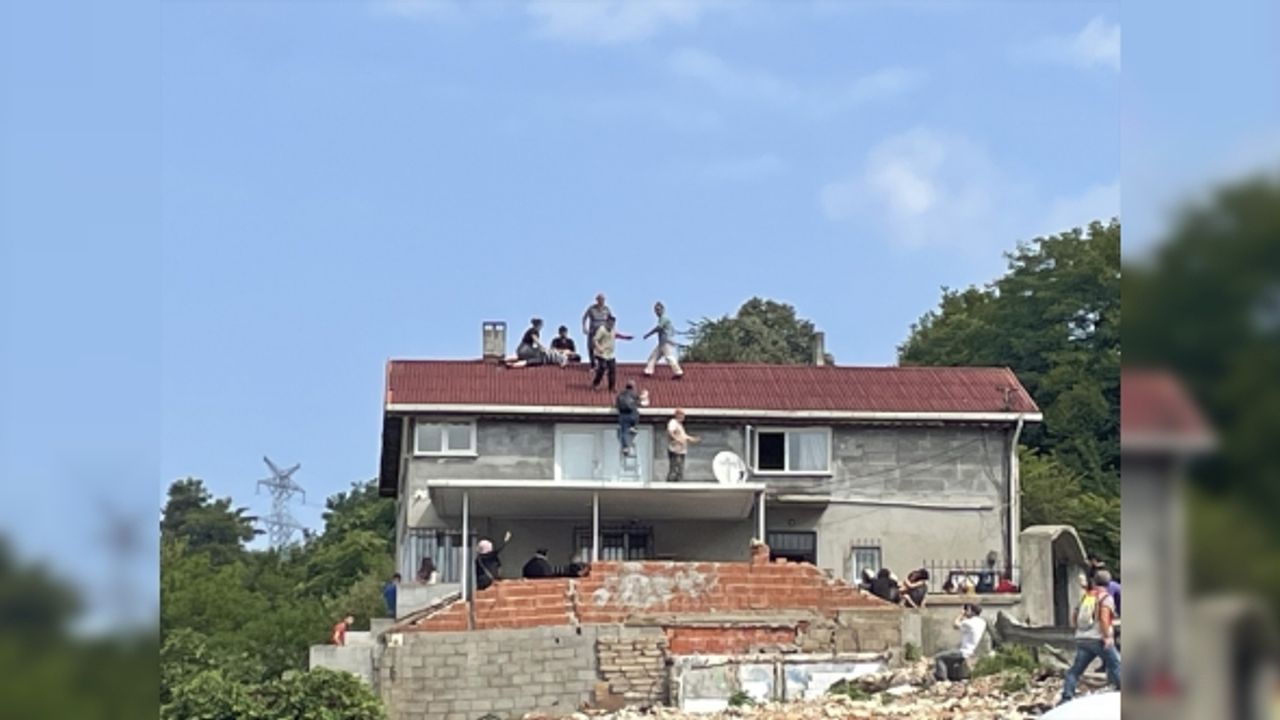 Beykoz'da kentsel dönüşüme direnenlerle polis arasında arbede çıktı