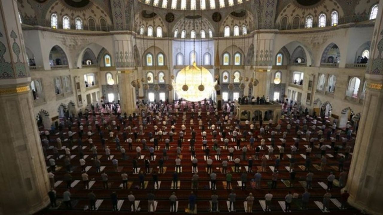 90 bin camide Kur'an-ı Kerim okundu