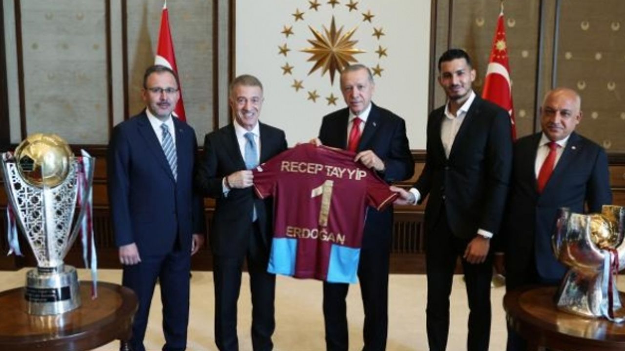 Cumhurbaşkanı Erdoğan, Trabzonspor heyetini kabul etti