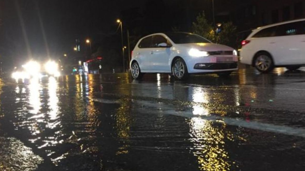 İstanbul'da beklenen yoğun yağış başladı