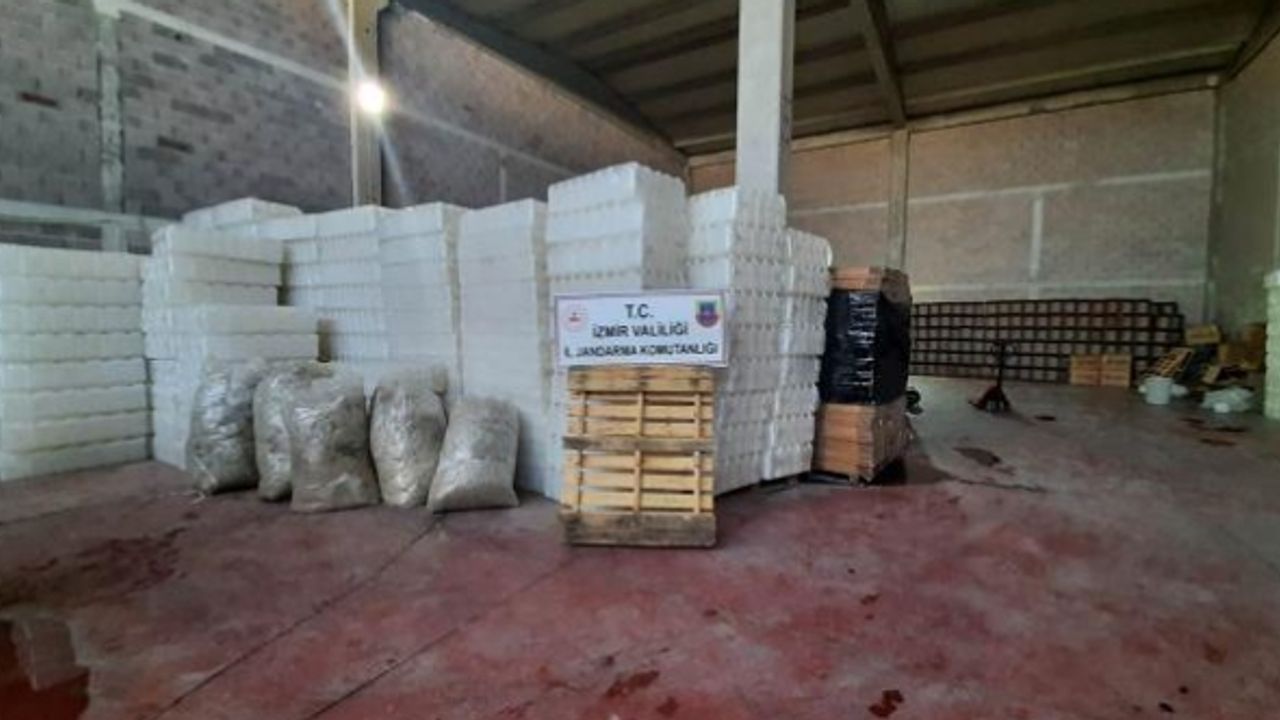 İzmir'de 25 ton etil alkol ele geçirildi