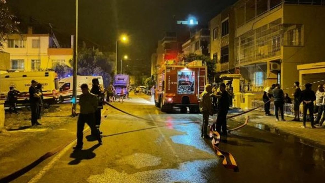 Kozmetik malzeme deposu olarak kullanılan evde yangın