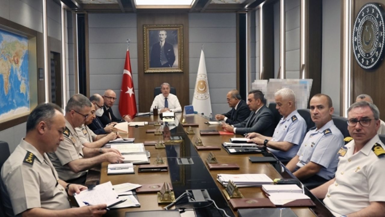 Milli Savunma Bakanı: 'Teröristler neredeyse bizim hedefimiz orası'