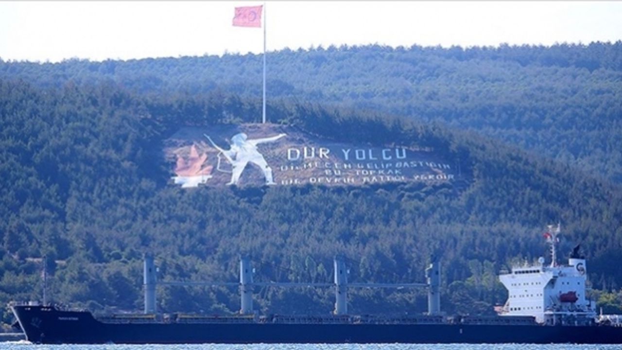"Navi Star" Çanakkale Boğazı'ndan geçti