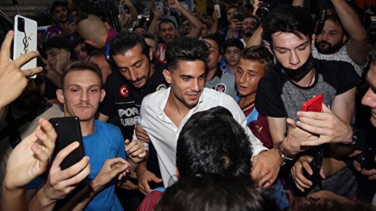Trabzonspor Bartra transferini KAP'a bildirdi