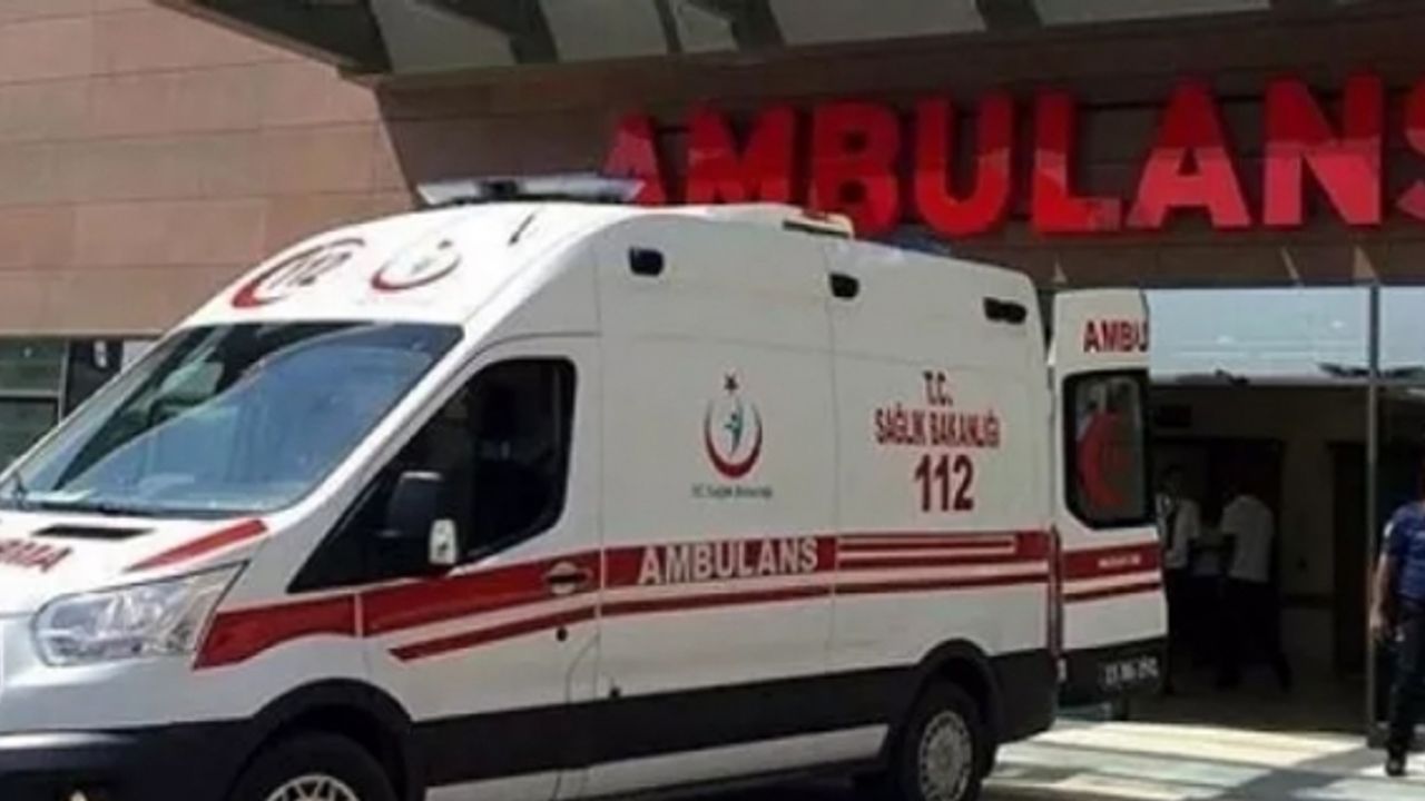 Tur otobüsü ile kamyon çarpıştı: 1 kişi ölü, 6 yaralı