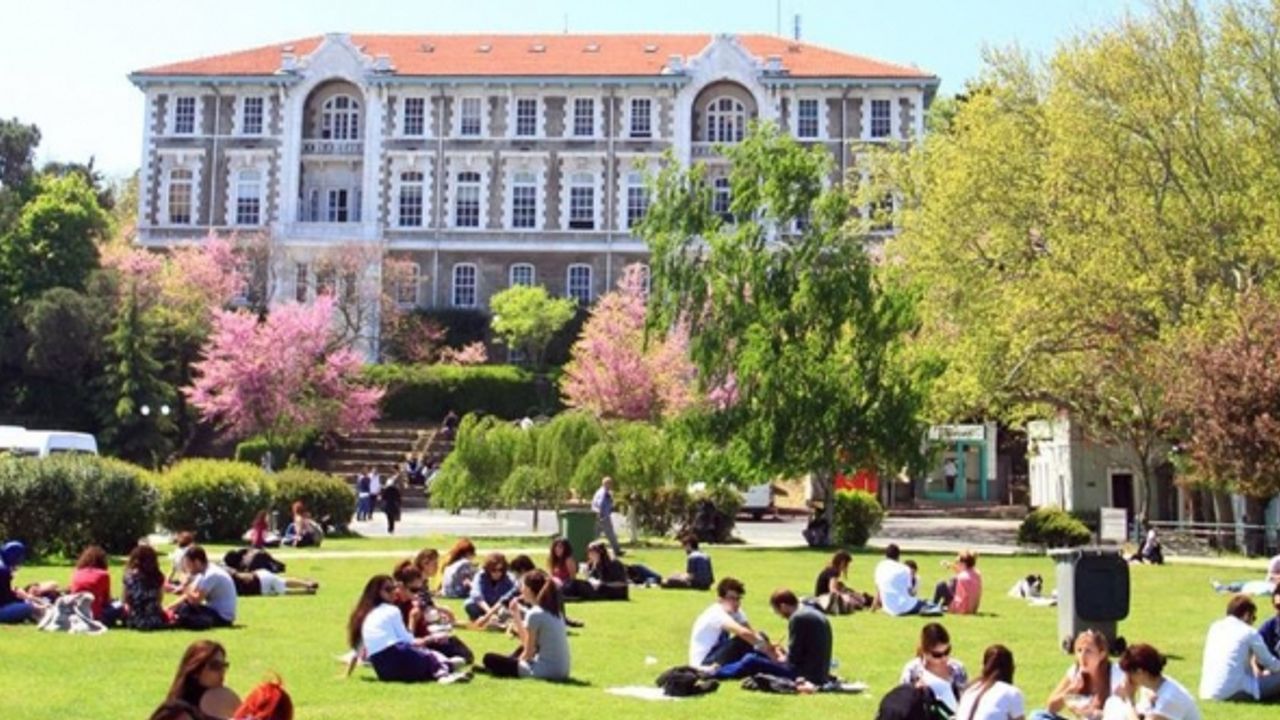 Üniversitelerde yüz yüze eğitim başladı