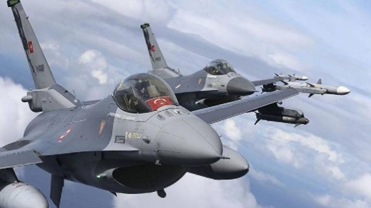 Yunan S-300'lerinden Türk jetlerine “taciz”