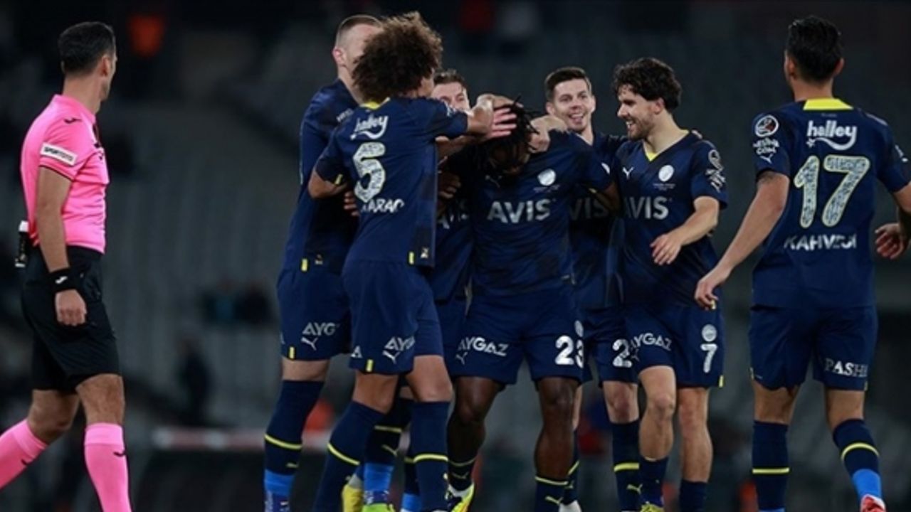 Fenerbahçe İstanbulspor'u farklı geçti: 2-5