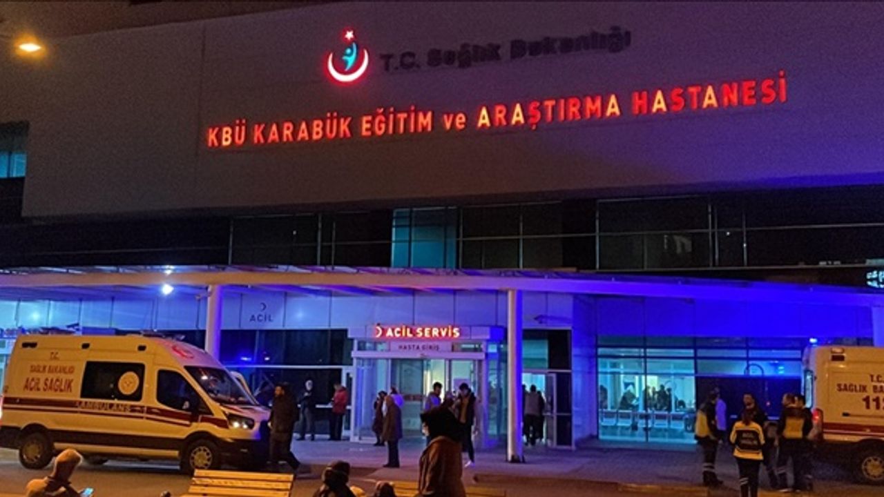 Karabük'te tekstil işçilerini taşıyan minibüs devrildi: Yaralılar var