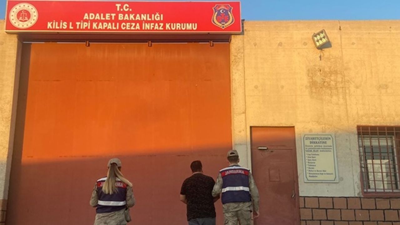 Kilis'te 6 düzensiz göçmen yakalanıp sınır dışı edildi