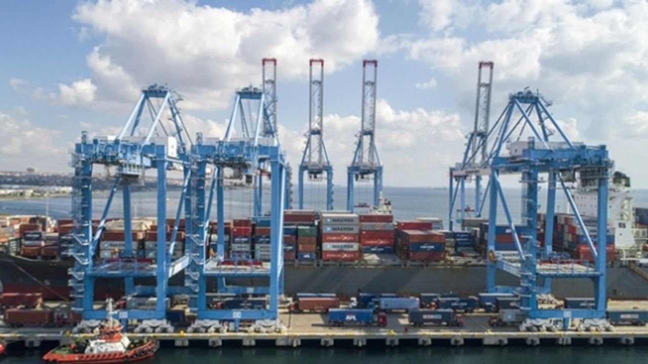Tekstil ve ham maddeleri sektörü ihracatı 10 ayda 8,7 milyar dolar oldu