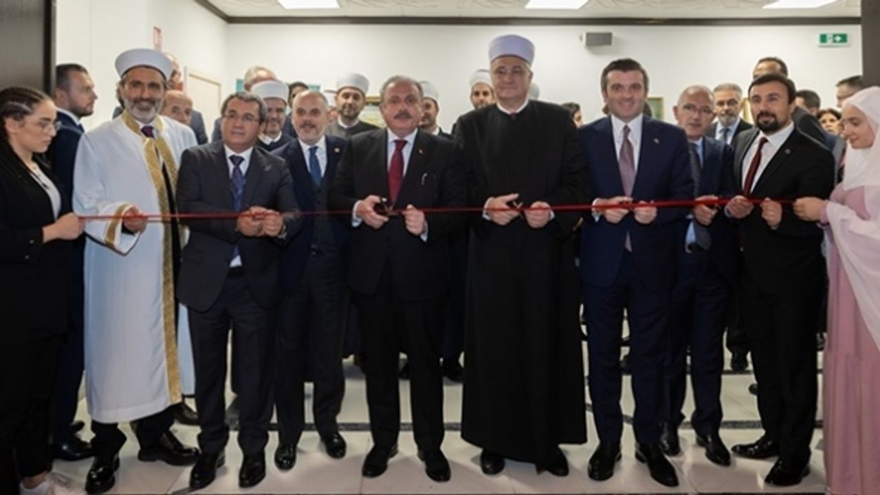 TBMM Başkanı Şentop, Zagreb İslam Merkezi'nde Hilye-i Şerif Sergisi'ni açtı