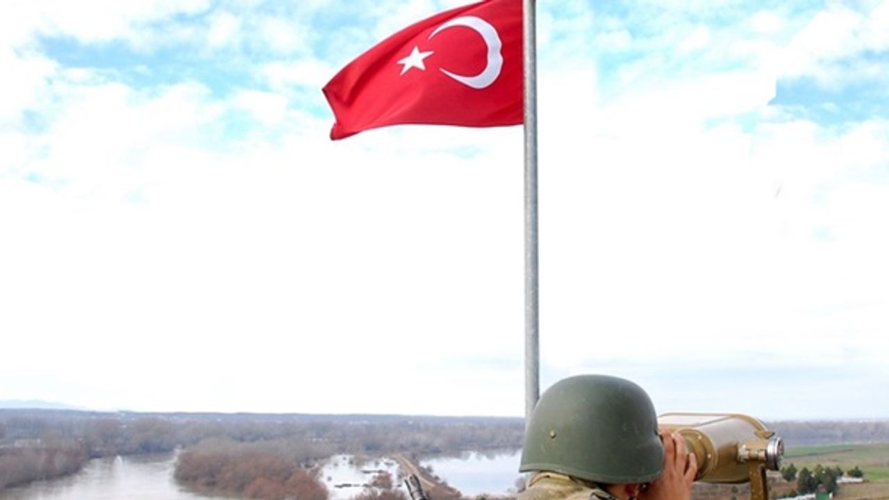 10'u FETÖ mensubu 11 kişi sınırda yakalandı