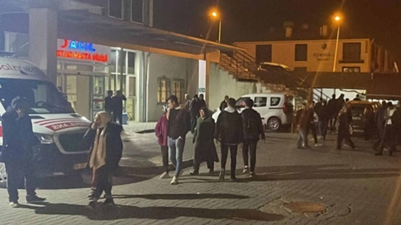 148 öğrenci gıda zehirlenmesi şüphesiyle hastaneye kaldırıldı
