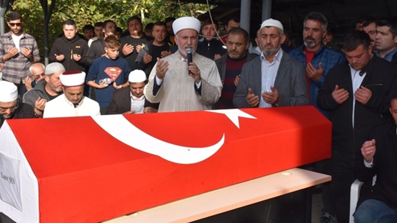 21 gün sonra hayatını kaybeden madenci, son yolculuğuna uğurlandı