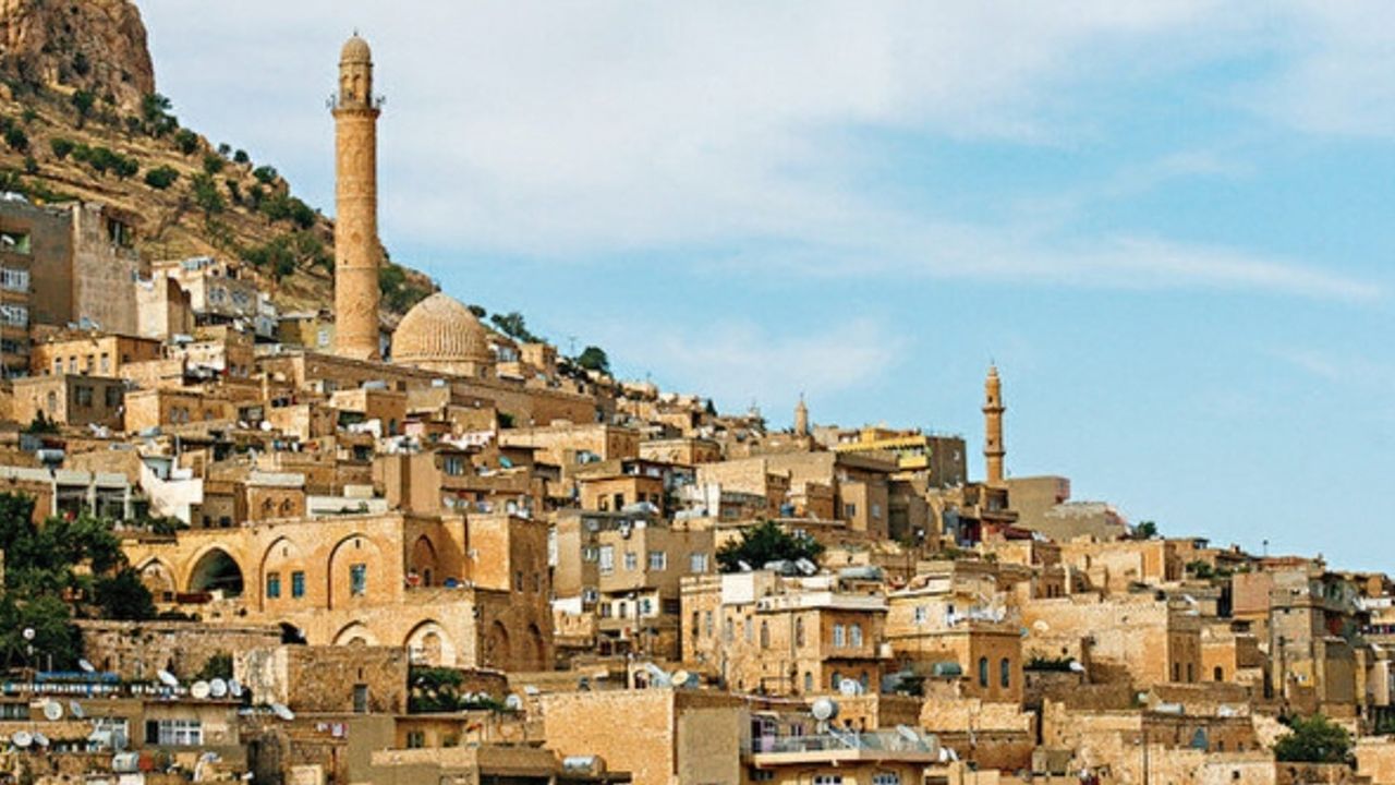 Acente firması şehirleri karıştırdı: Turistler Madrid diye Mardin’e geldi