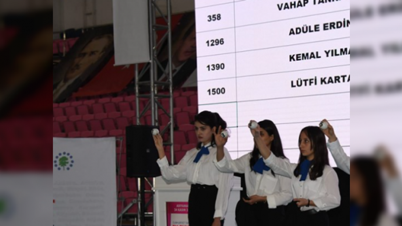 Adıyaman'da sosyal konut projesi için kuralar çekildi