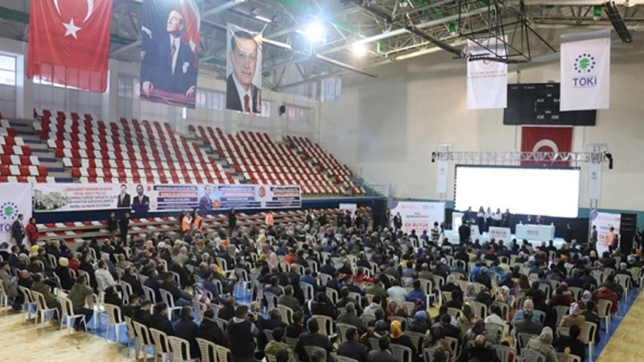 Ağrı'da sosyal konut projesi için kuralar çekildi