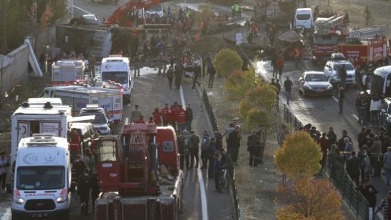 Ağrı'daki trafik kazasında vefat edenlerin sayısı 8'e yükseldi